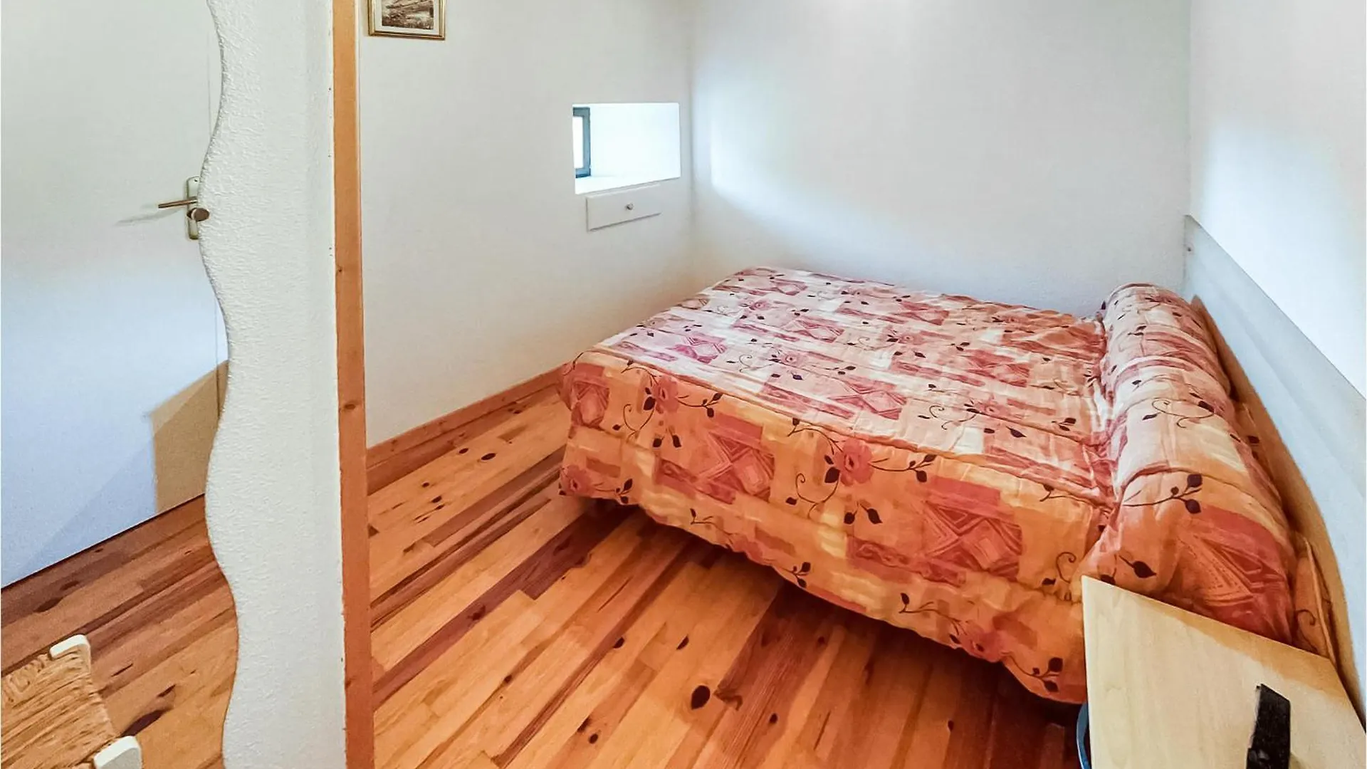 3 Bedroom Stunning Home In Essertines-En-Chatelne Essertines-en-Chatelneuf